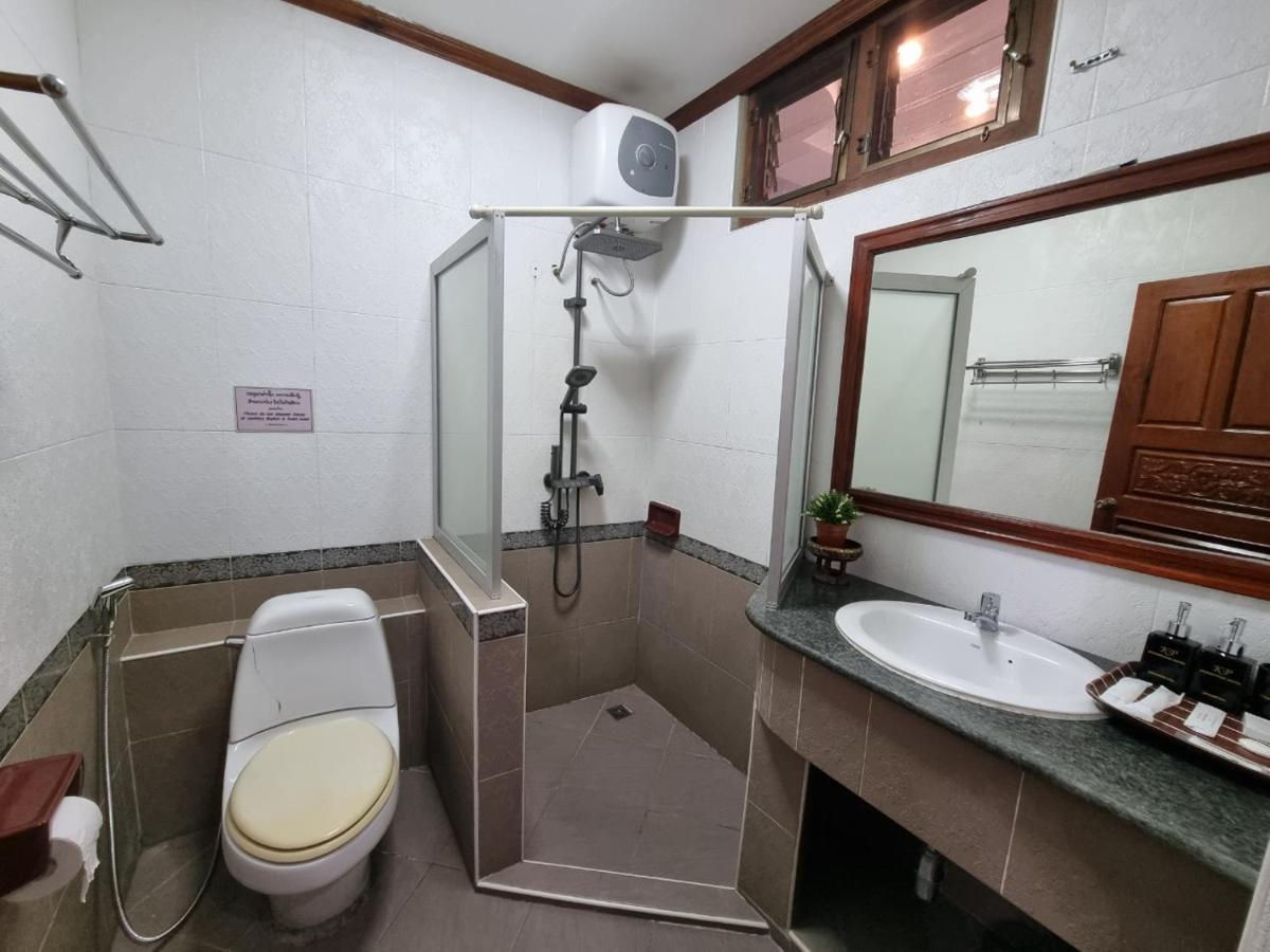 Khampiane1 Hotel Ban Nongdouang Екстериор снимка