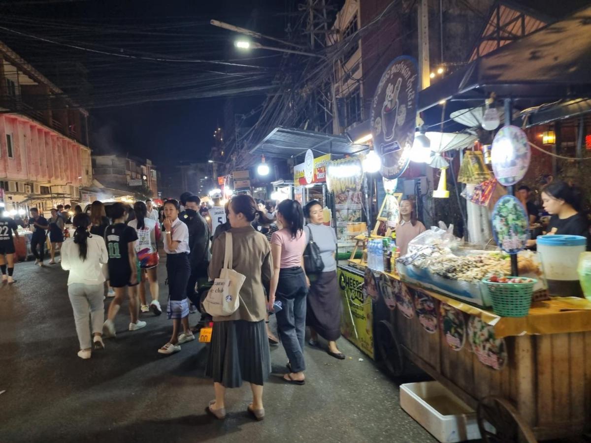 Khampiane1 Hotel Ban Nongdouang Екстериор снимка