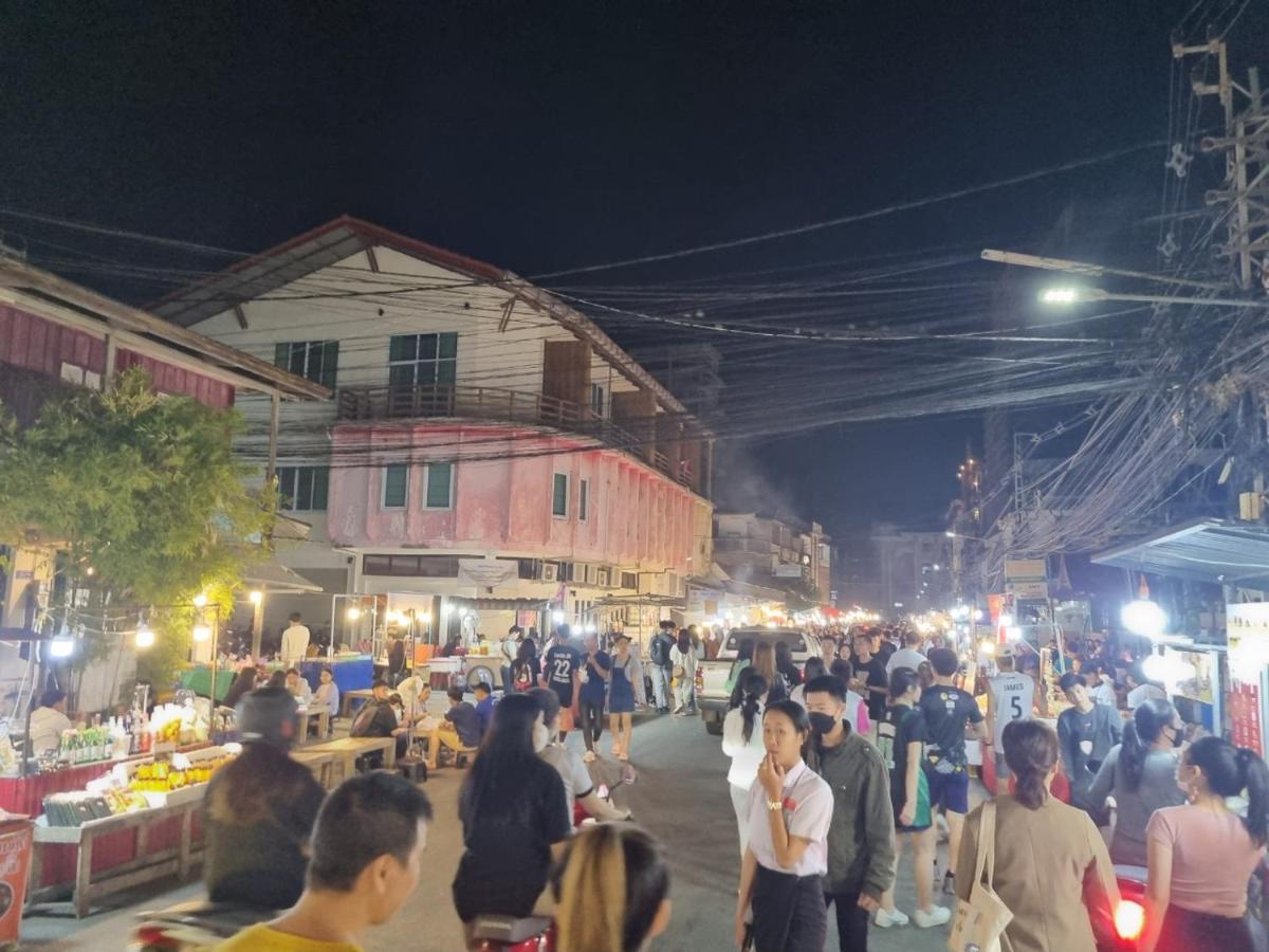 Khampiane1 Hotel Ban Nongdouang Екстериор снимка